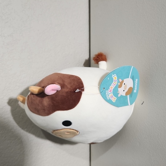 Squishmallow Ronnie Cow - Picture 2 of 8
